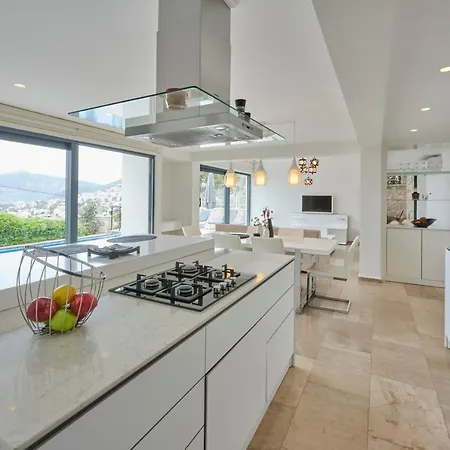 Luxus Skyla Mit 5 Schlafzimmern & Meer-blick Villa *