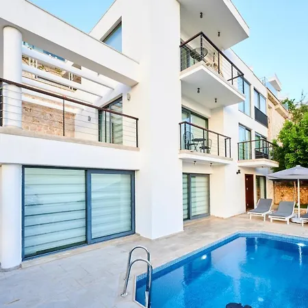 Luxus Skyla Mit 5 Schlafzimmern & Meer-blick Villa *