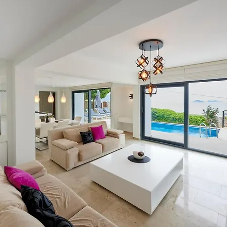 Luxus Skyla Mit 5 Schlafzimmern & Meer-blick Villa