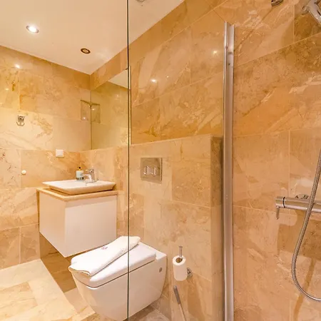 Villa Luxus Skyla Mit 5 Schlafzimmern & Meer-blick Kaş