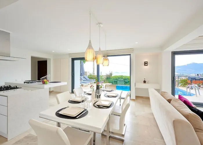 Villa Luxus Skyla Mit 5 Schlafzimmern & Meer-blick Kaş