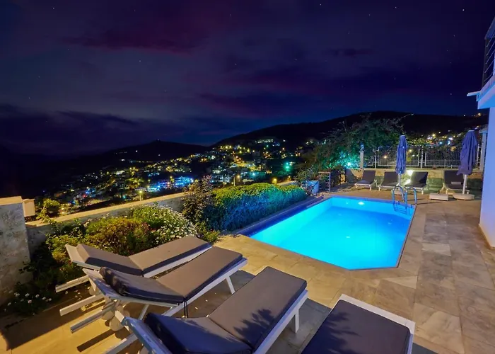 Luxus Skyla Mit 5 Schlafzimmern & Meer-blick Villa Kaş